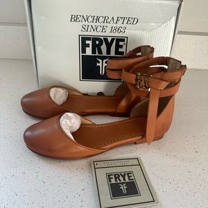 Frye Carson Knitted Ballet size 7.5 new in box TAN